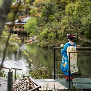 Отель Four Seasons Hotel Kyoto, Киото